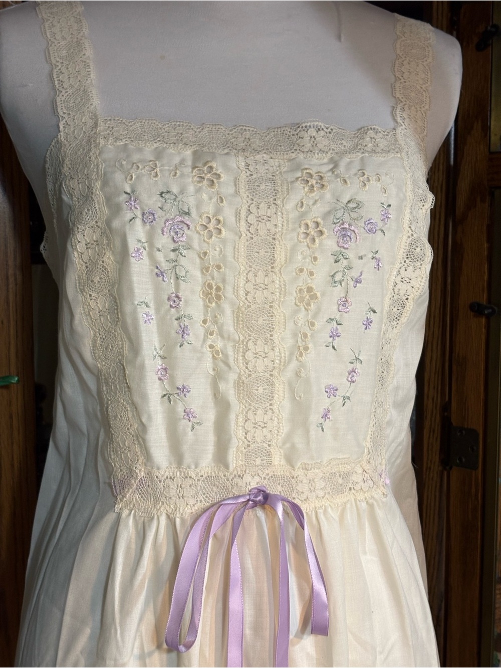 vintage Pinehurst Lingerie prairie-style sleepwear gown light yellow small - Picture 8 of 15